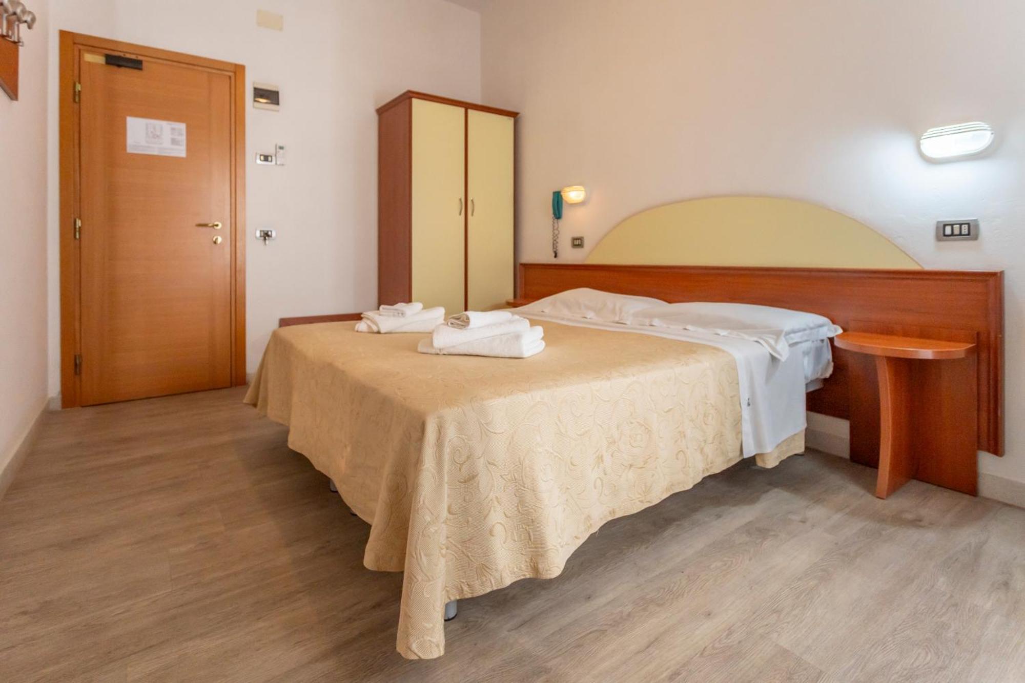קאטוליקה Hotel Clipper מראה חיצוני תמונה